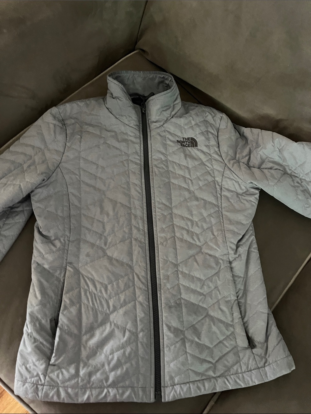 The North Face Women's Light Gray Quilted Puffer Jacket